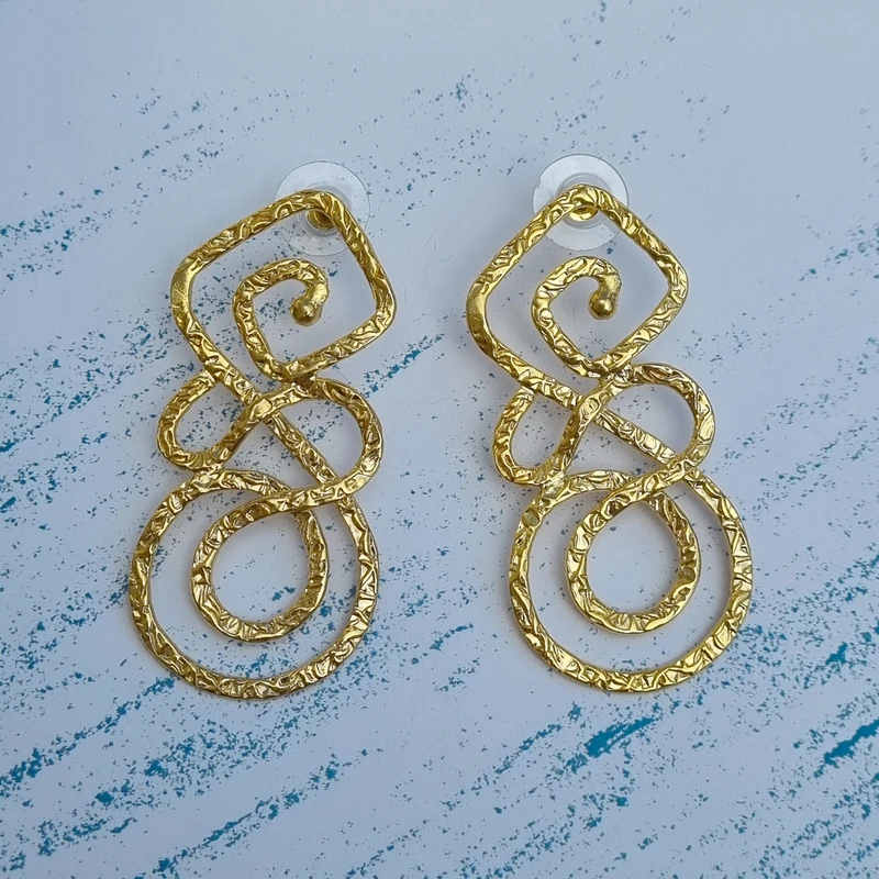 Medusa Swirls Earring
